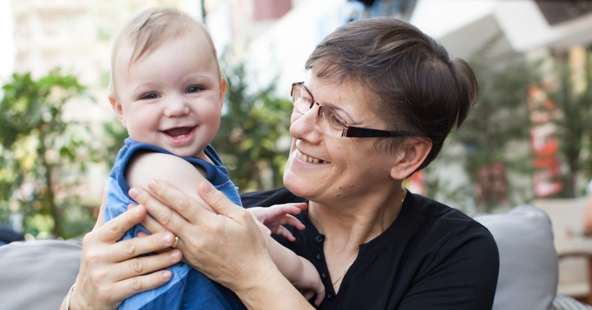 Convertirse en abuelo: 9 consejos prácticos para una transición alegre