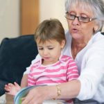 Por qué es tan importante para las personas mayores la comunicación con sus nietos