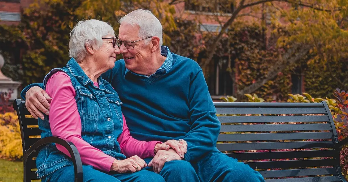 El amor no se jubila: una historia real de dos corazones que se reencontraron después de los sesenta…